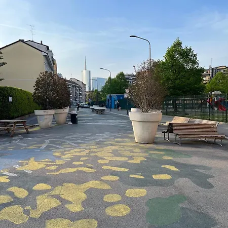 דירה Flat Isola District